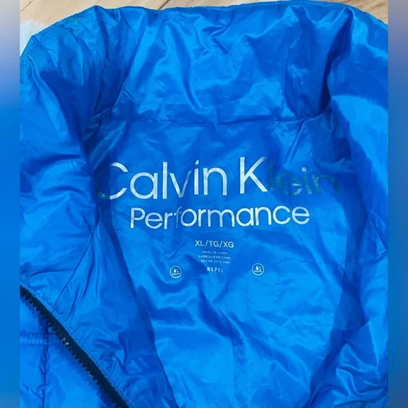 Calvin Klein Performance Cropped Mock-Neck Zip-Up Vest - Picture 11 of 16